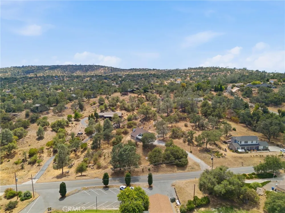 30880 Yosemite Springs Coarsegold, CA 93614