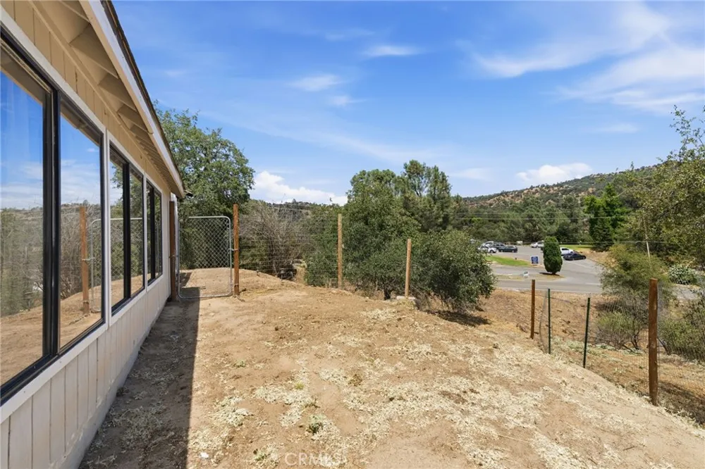 30880 Yosemite Springs Coarsegold, CA 93614