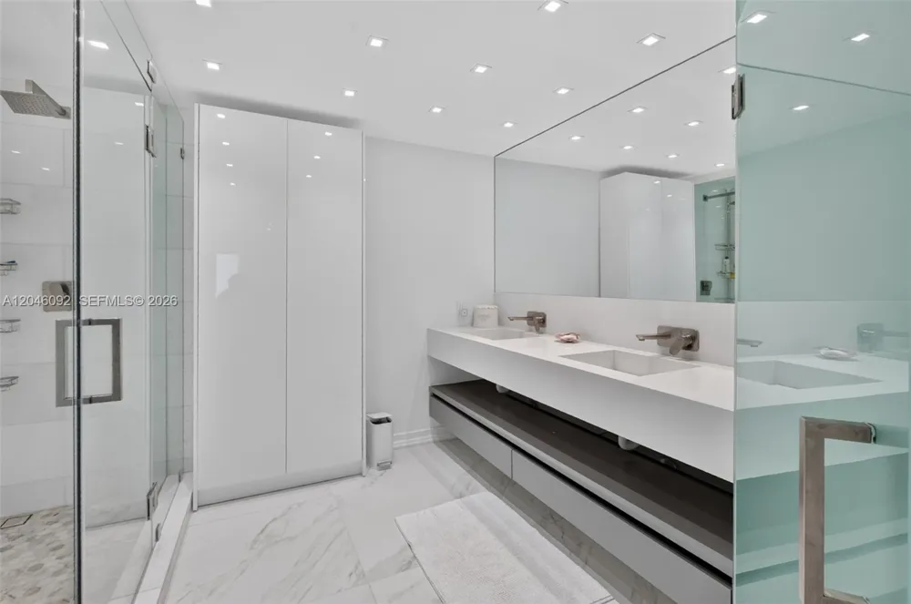 2301 Collins Ave #440-443 Miami Beach, FL 33139