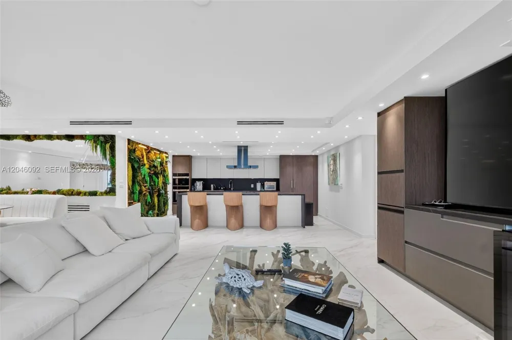 2301 Collins Ave #440-443 Miami Beach, FL 33139