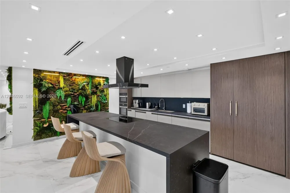 2301 Collins Ave #440-443 Miami Beach, FL 33139
