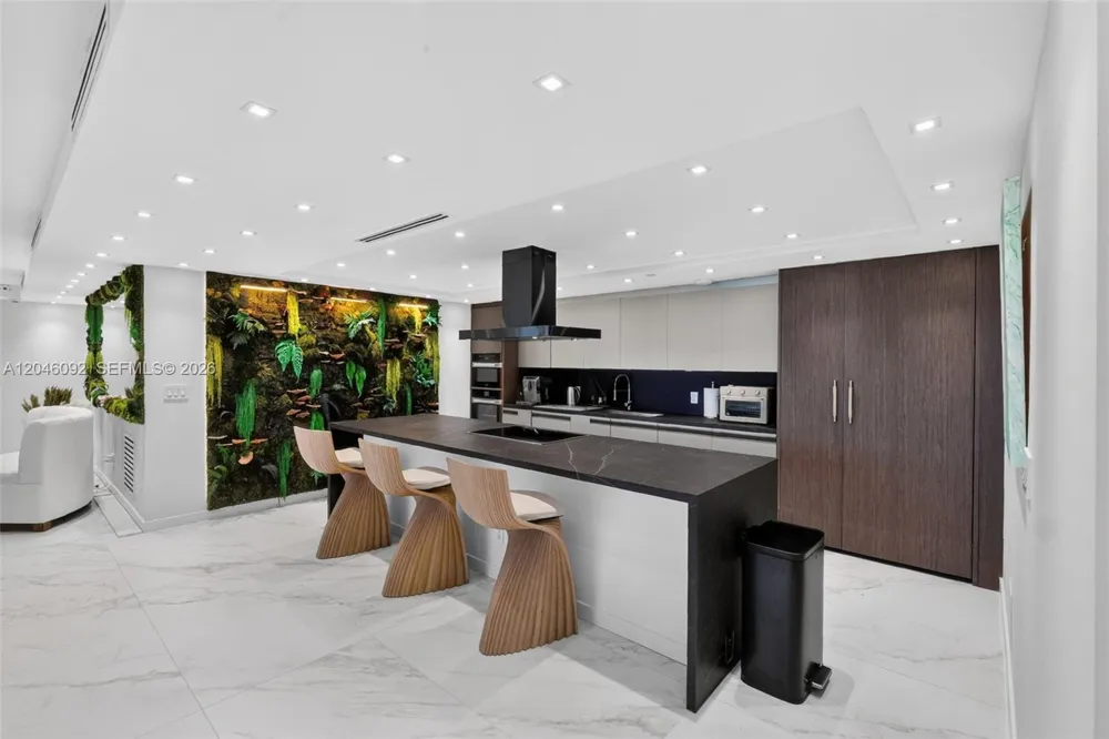 2301 Collins Ave #440-443 Miami Beach, FL 33139