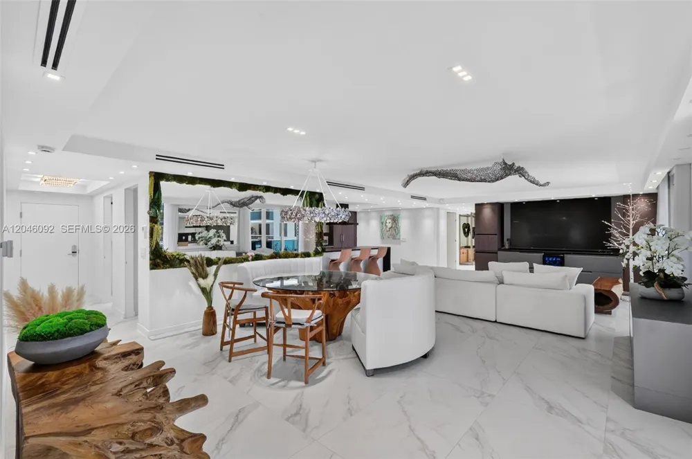 2301 Collins Ave #440-443 Miami Beach, FL 33139
