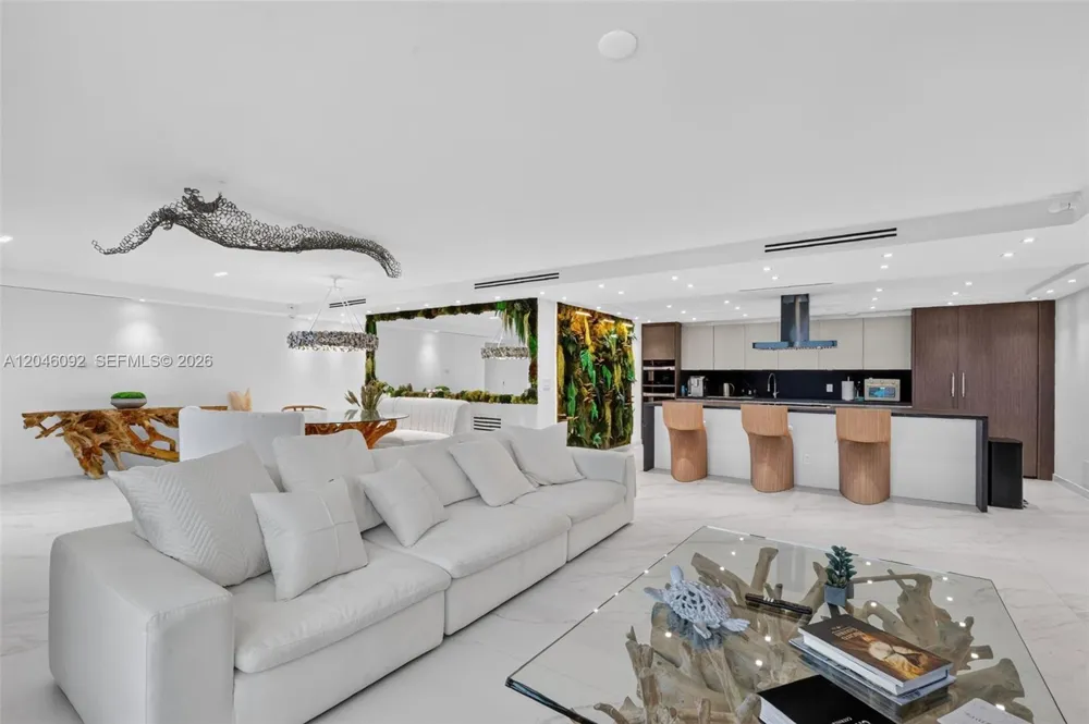 2301 Collins Ave #440-443 Miami Beach, FL 33139