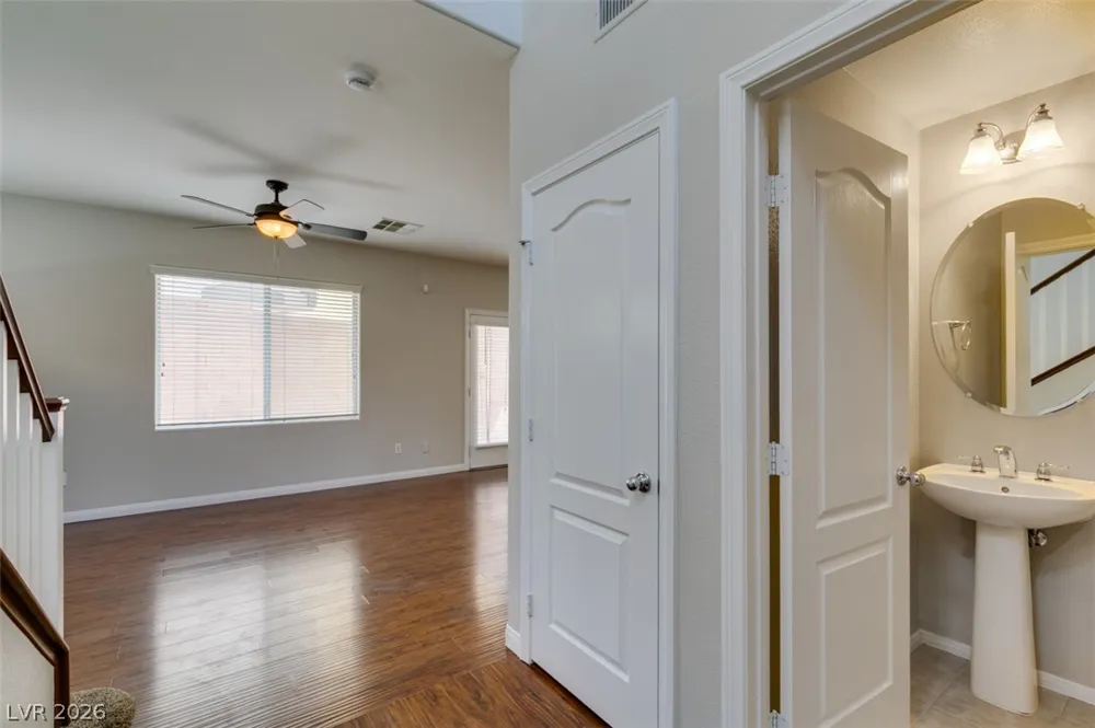 9341 Colorful Rainbow Avenue Las Vegas, NV 89166
