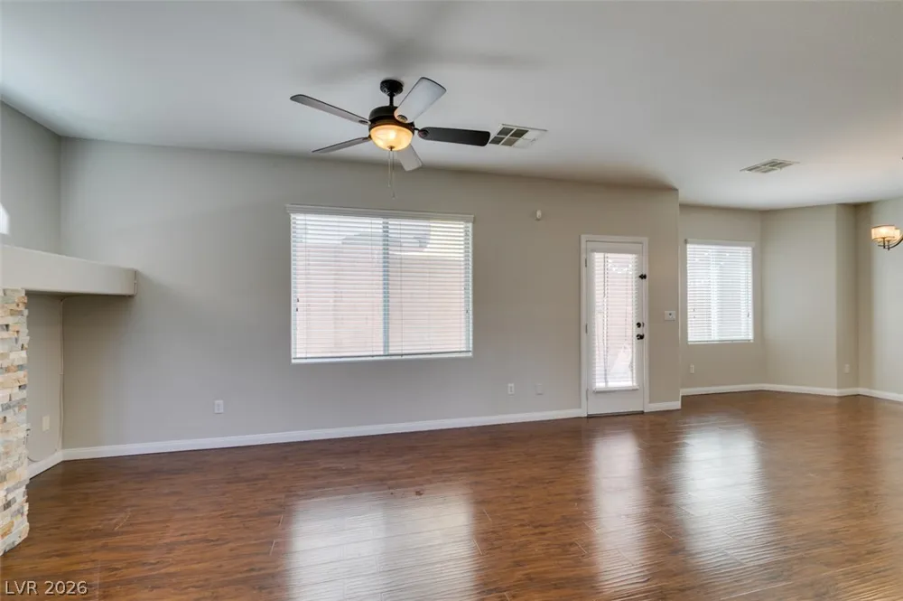 9341 Colorful Rainbow Avenue Las Vegas, NV 89166