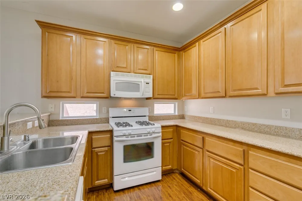 9341 Colorful Rainbow Avenue Las Vegas, NV 89166
