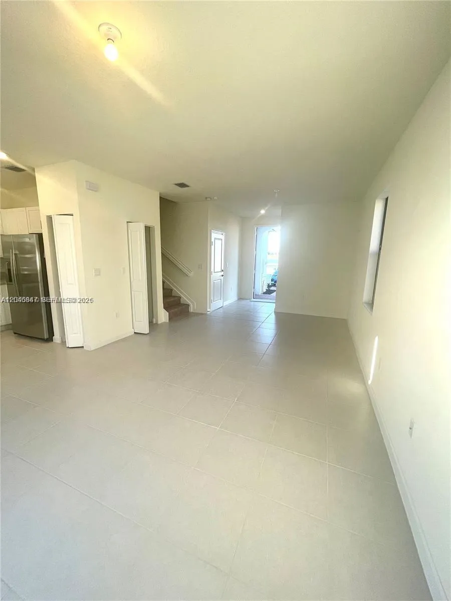 3338 W 112th St Hialeah, FL 33018