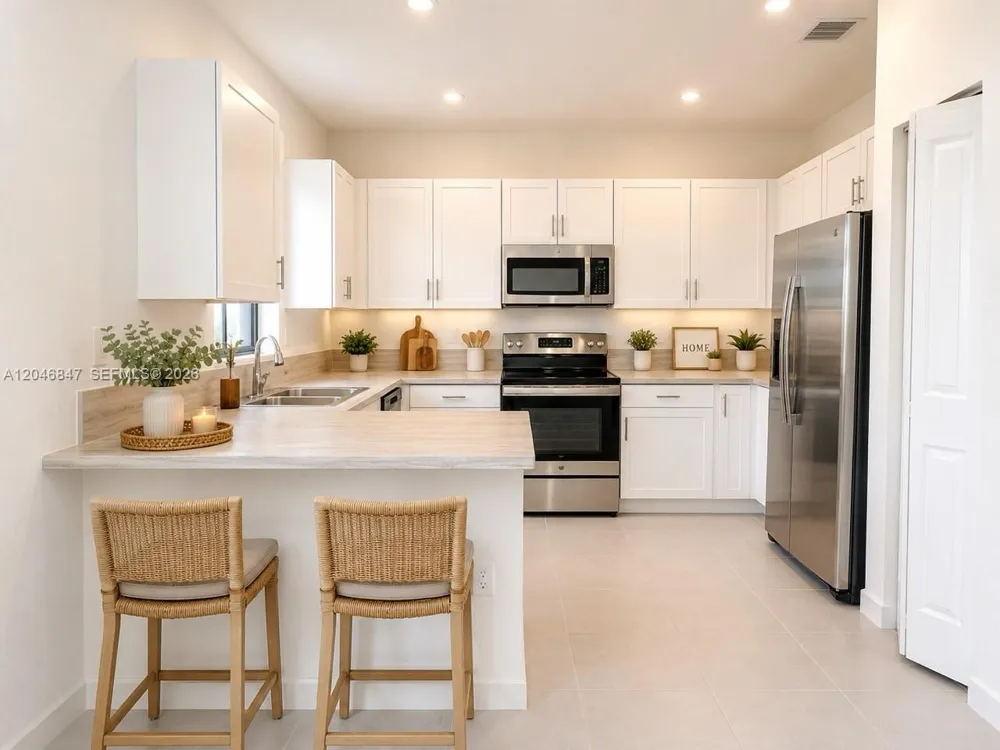 3338 W 112th St Hialeah, FL 33018