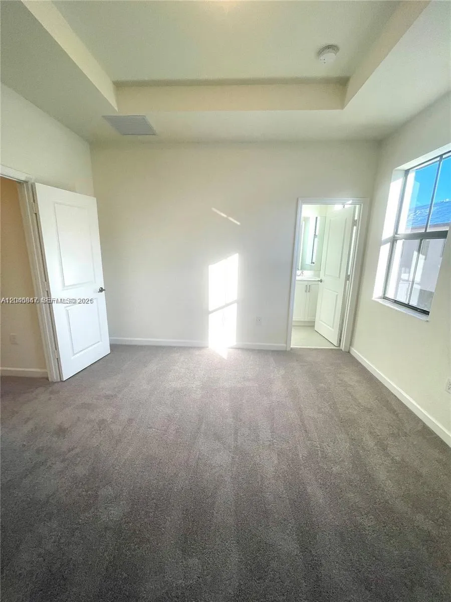 3338 W 112th St Hialeah, FL 33018