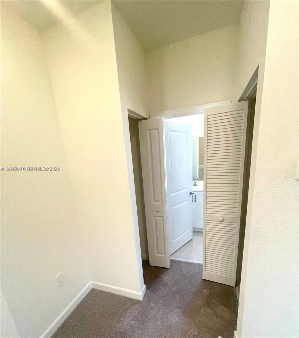 3338 W 112th St Hialeah, FL 33018