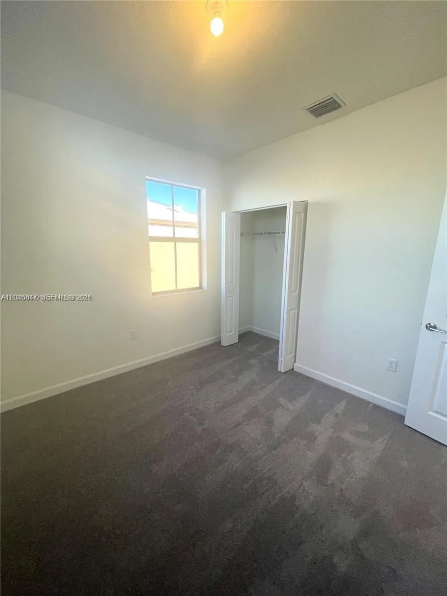 3338 W 112th St Hialeah, FL 33018