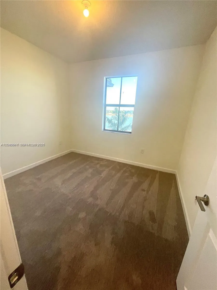 3338 W 112th St Hialeah, FL 33018