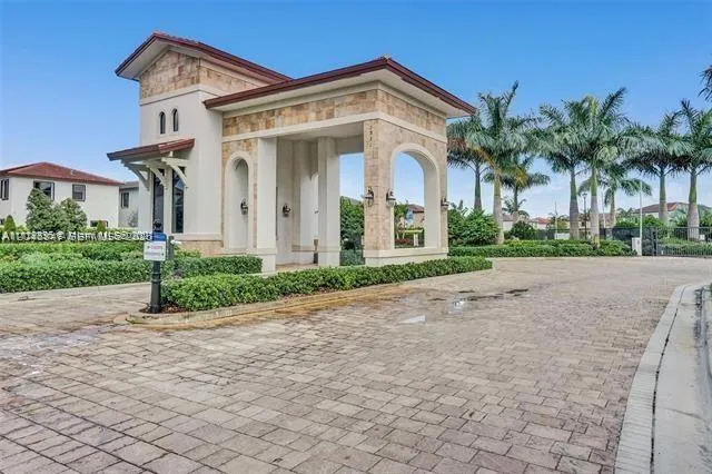 3338 W 112th St Hialeah, FL 33018