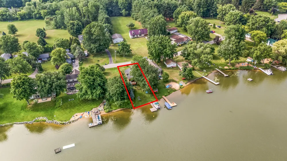 2541 Van Dyke Street Chester Township, MI 49403