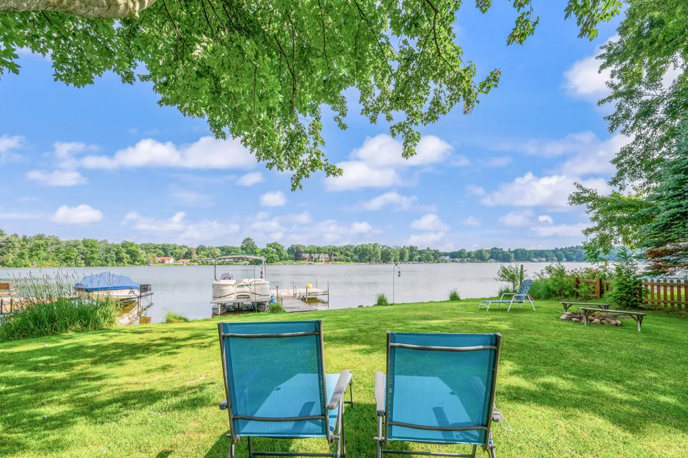 2541 Van Dyke Street Chester Township, MI 49403