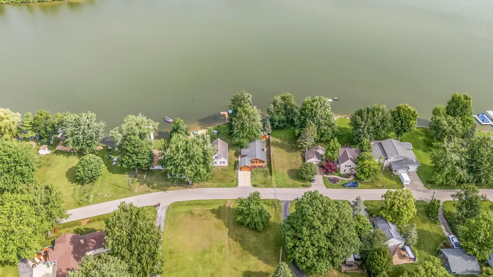 2541 Van Dyke Street Chester Township, MI 49403