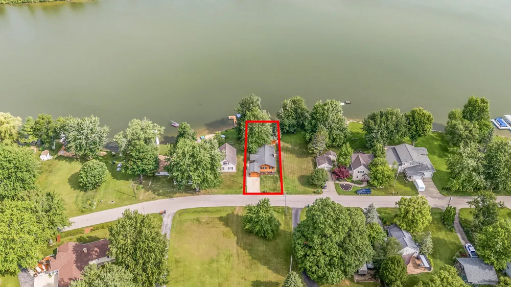 2541 Van Dyke Street Chester Township, MI 49403