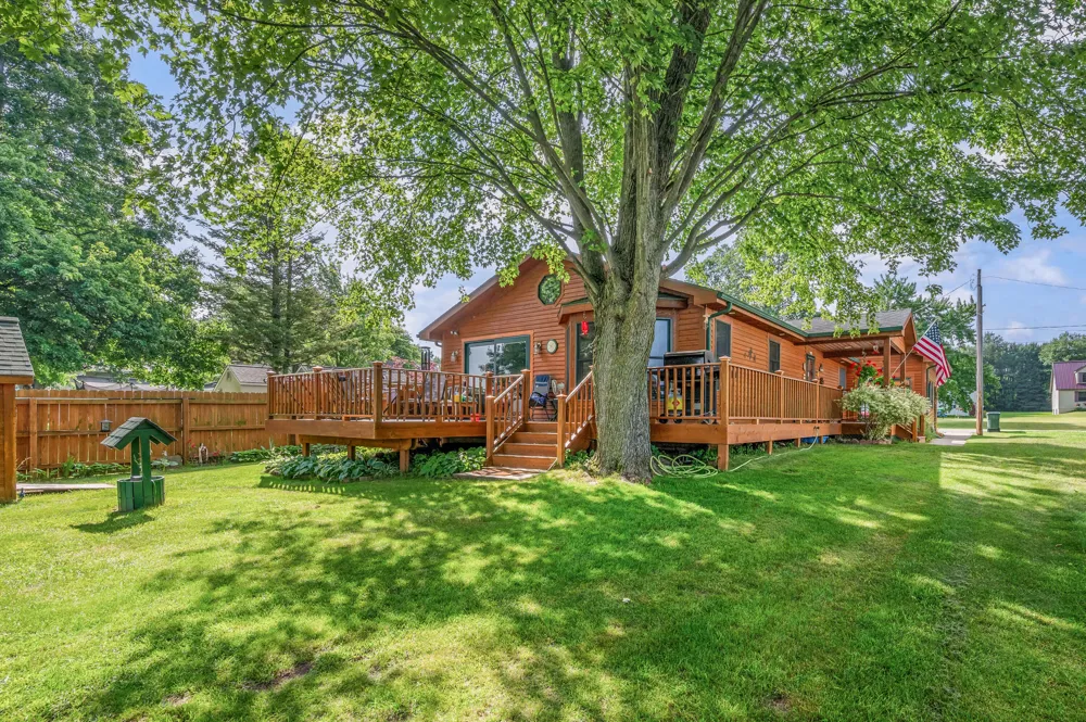 2541 Van Dyke Street Chester Township, MI 49403