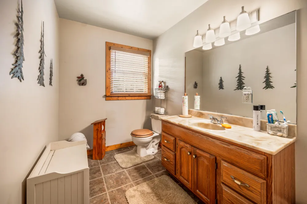 2541 Van Dyke Street Chester Township, MI 49403