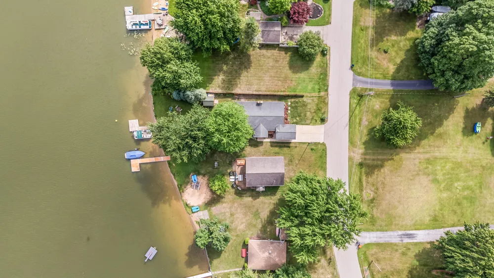 2541 Van Dyke Street Chester Township, MI 49403