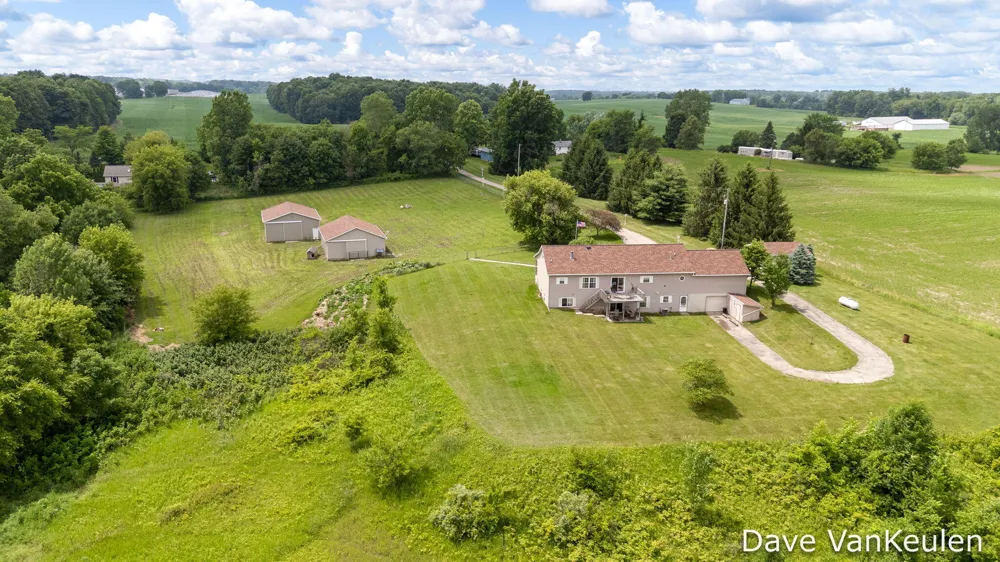 4494 Barber Road Carlton Township, MI 49058