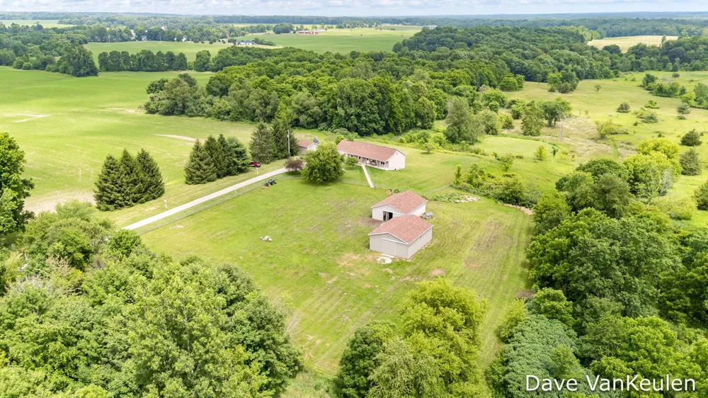 4494 Barber Road Carlton Township, MI 49058