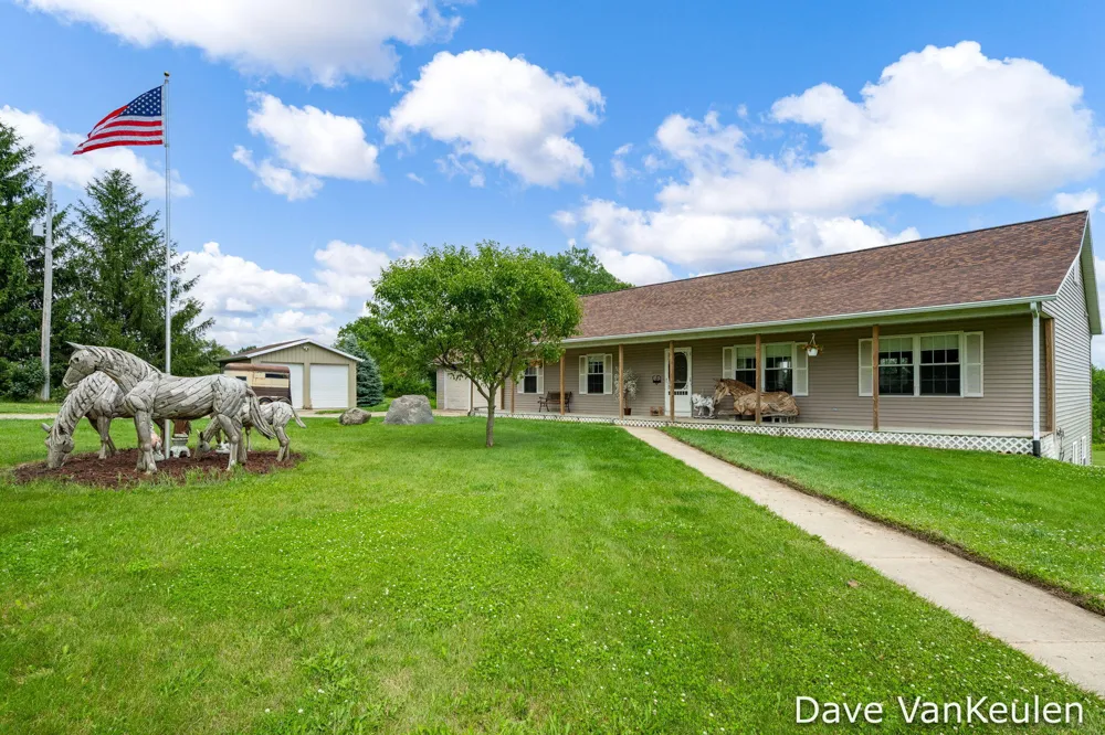 4494 Barber Road Carlton Township, MI 49058