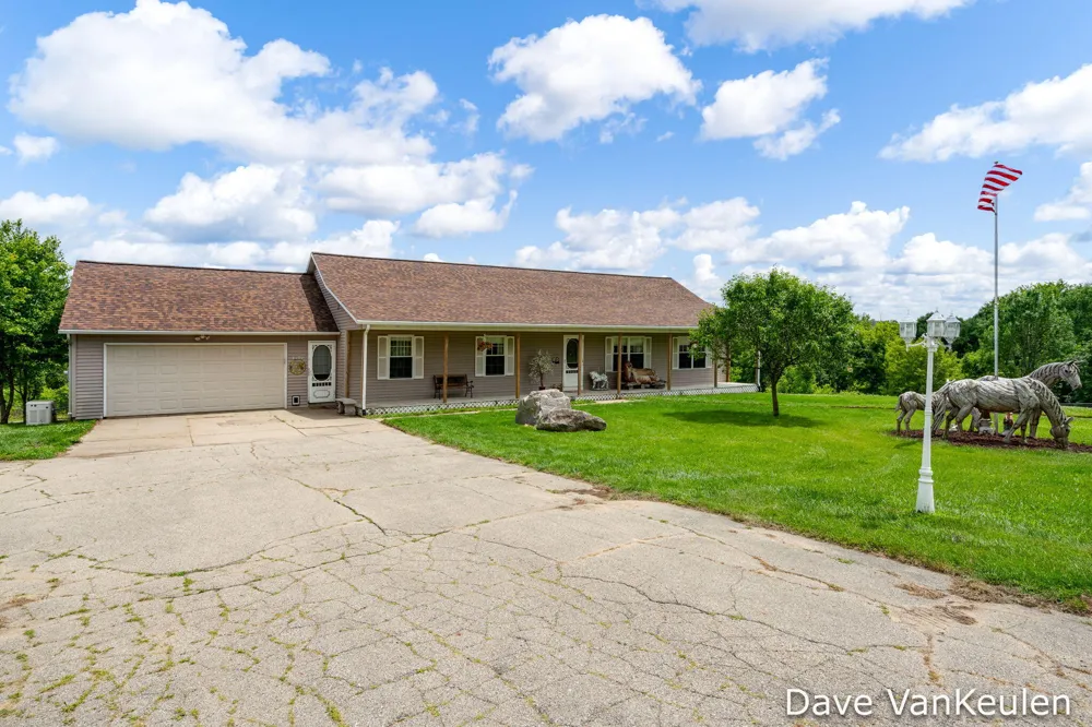 4494 Barber Road Carlton Township, MI 49058