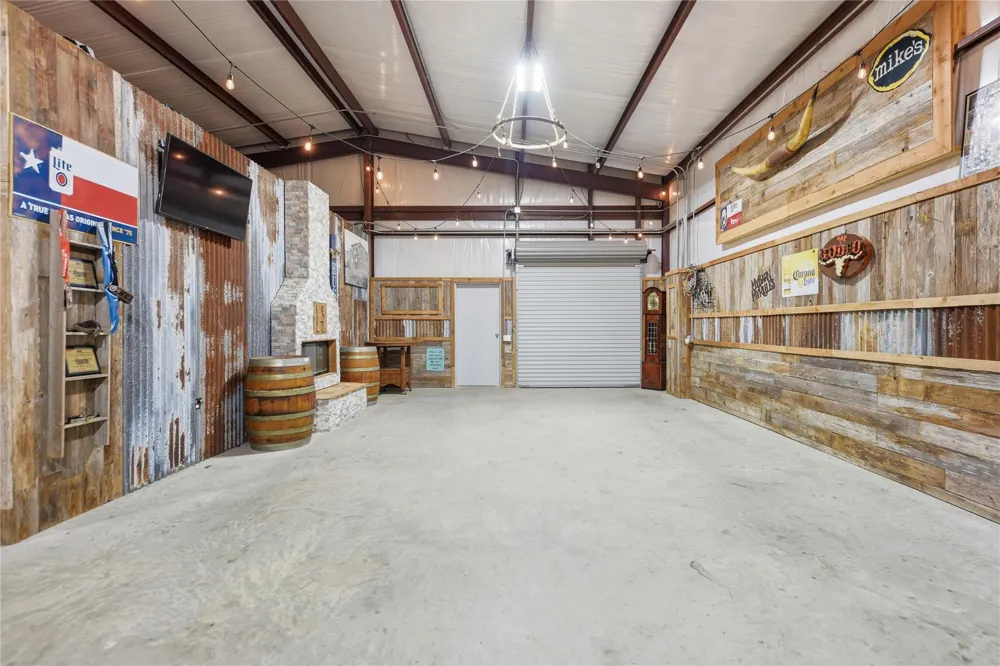 25062 Highway 159 Hempstead, TX 77445