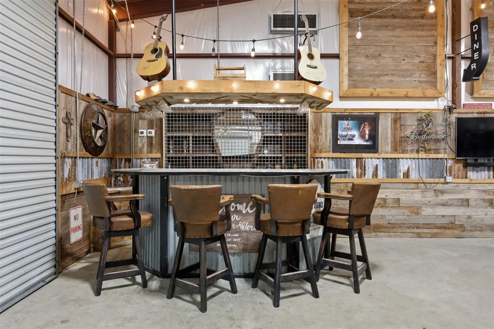 25062 Highway 159 Hempstead, TX 77445