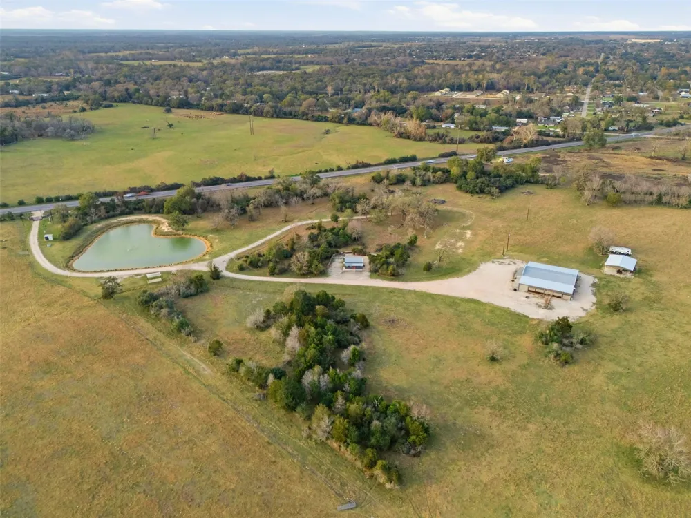 25062 Highway 159 Hempstead, TX 77445