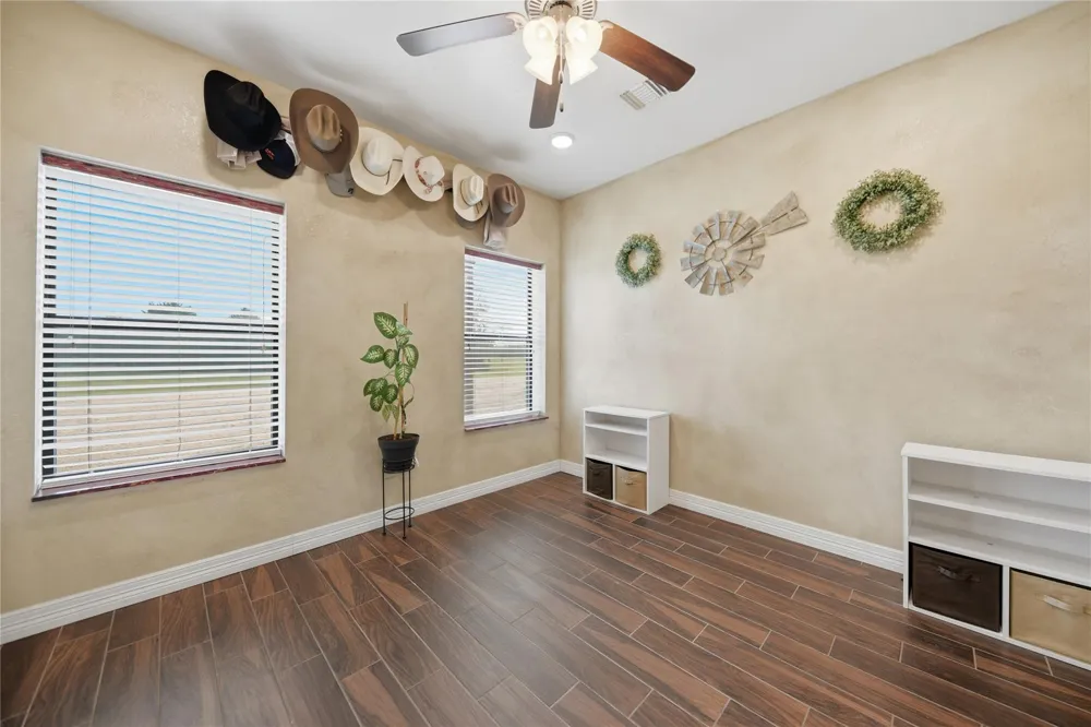 25062 Highway 159 Hempstead, TX 77445