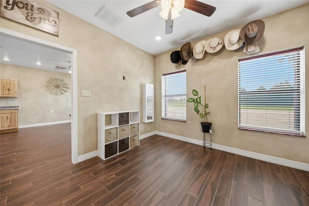 25062 Highway 159 Hempstead, TX 77445
