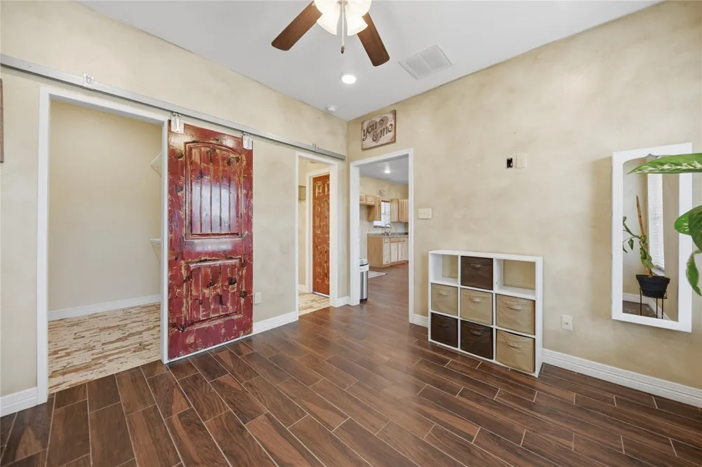 25062 Highway 159 Hempstead, TX 77445