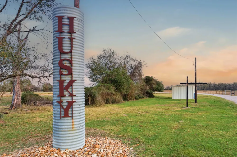 25062 Highway 159 Hempstead, TX 77445