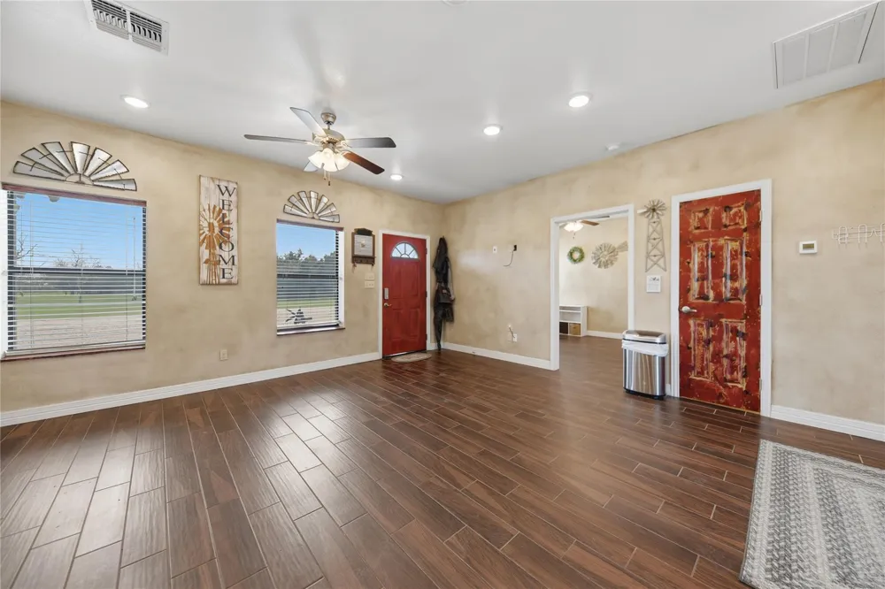 25062 Highway 159 Hempstead, TX 77445