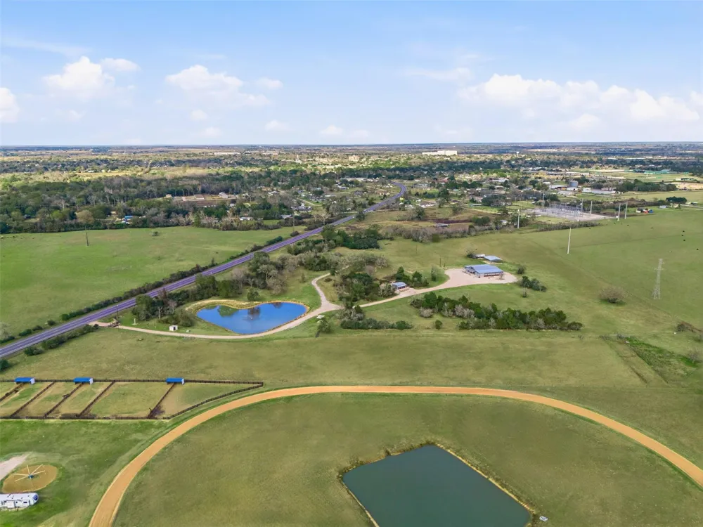 25062 Highway 159 Hempstead, TX 77445