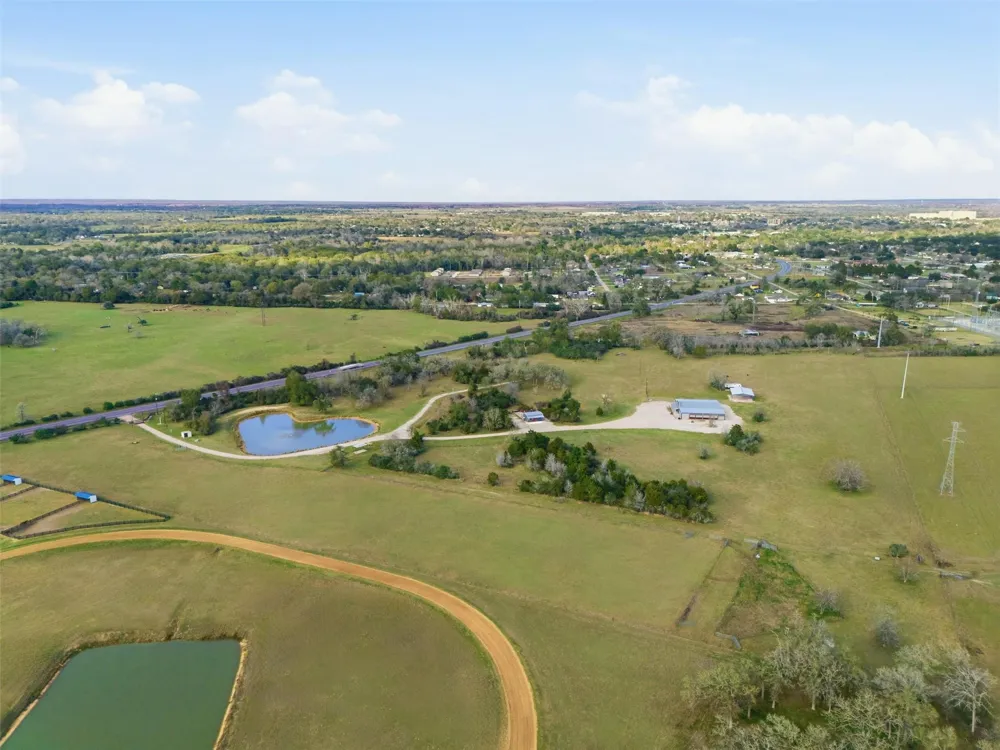 25062 Highway 159 Hempstead, TX 77445