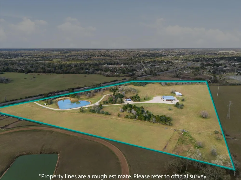 25062 Highway 159 Hempstead, TX 77445