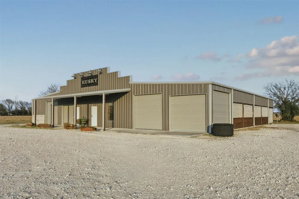 25062 Highway 159 Hempstead, TX 77445