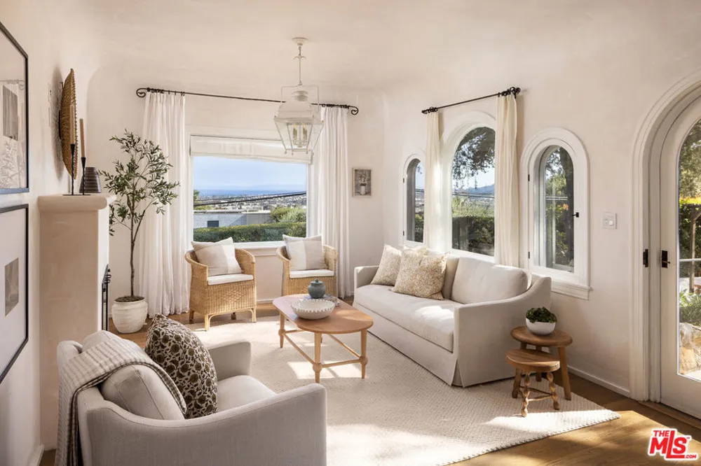 878 Paseo Ferrelo Santa Barbara, CA 93103