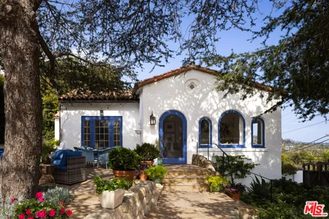 878 Paseo Ferrelo