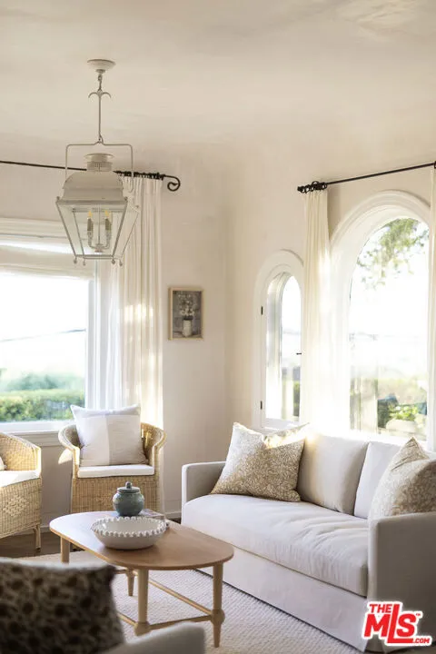 878 Paseo Ferrelo Santa Barbara, CA 93103