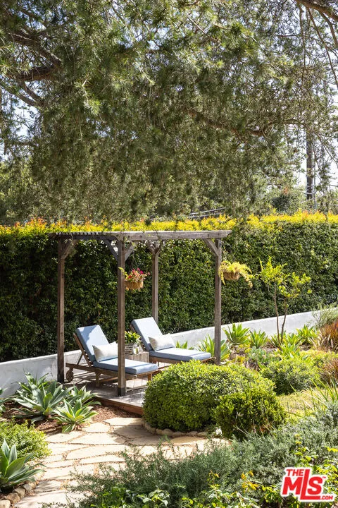 878 Paseo Ferrelo Santa Barbara, CA 93103