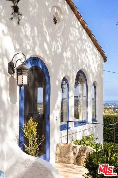 878 Paseo Ferrelo Santa Barbara, CA 93103