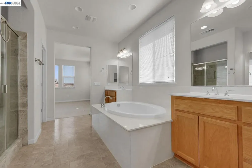 253 Lilac Ln Livingston, CA 95334