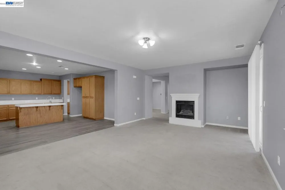 253 Lilac Ln Livingston, CA 95334