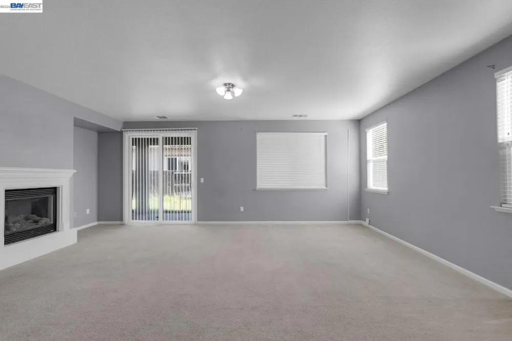 253 Lilac Ln Livingston, CA 95334