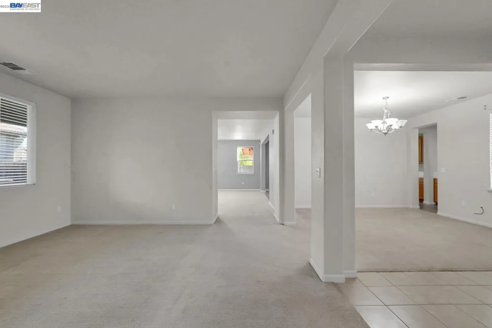 253 Lilac Ln Livingston, CA 95334